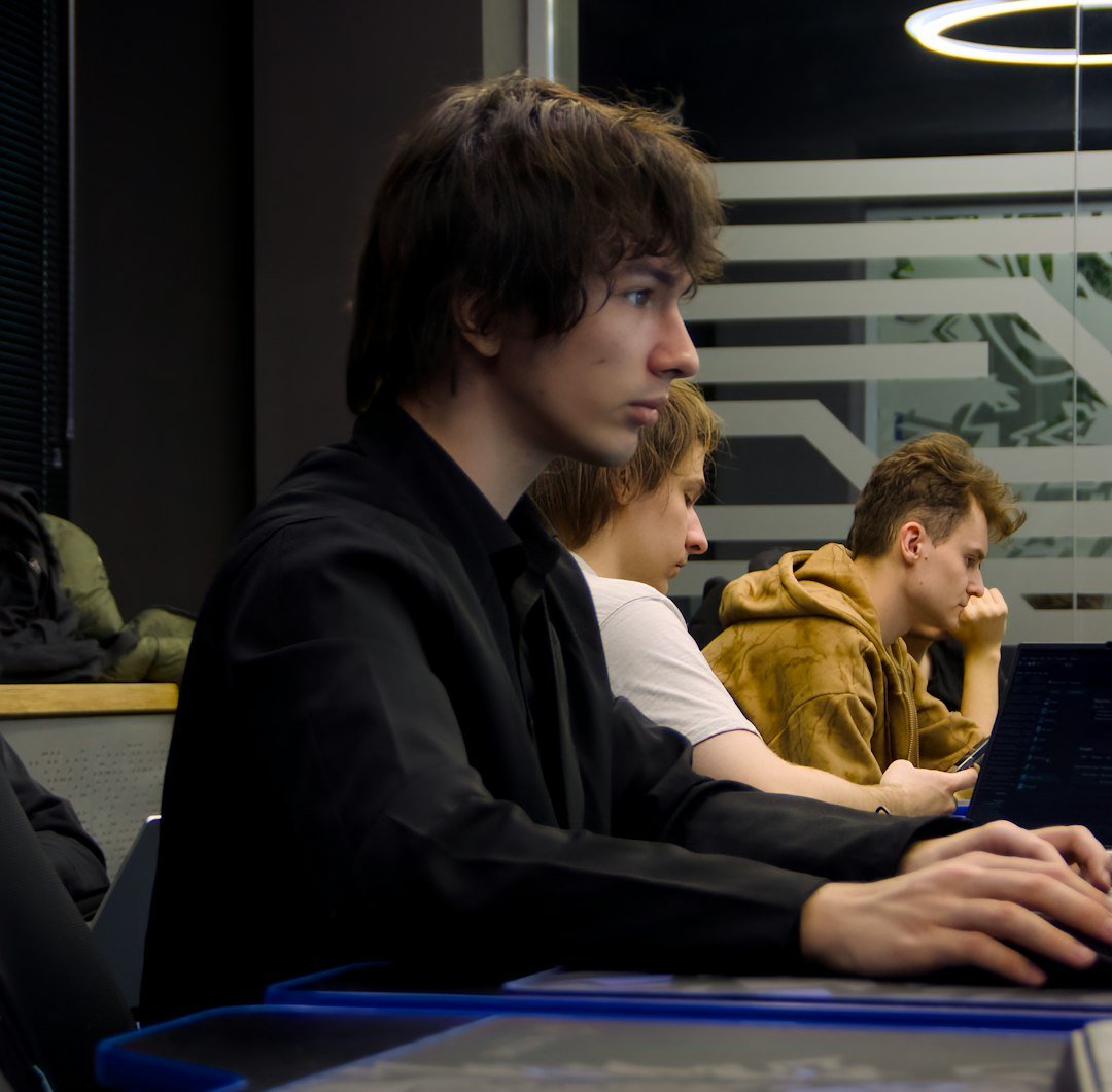 Coding classroom student for online Computer Science tuition