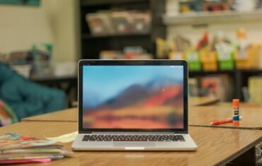 Computer science laptop study for online Computer Science tuition