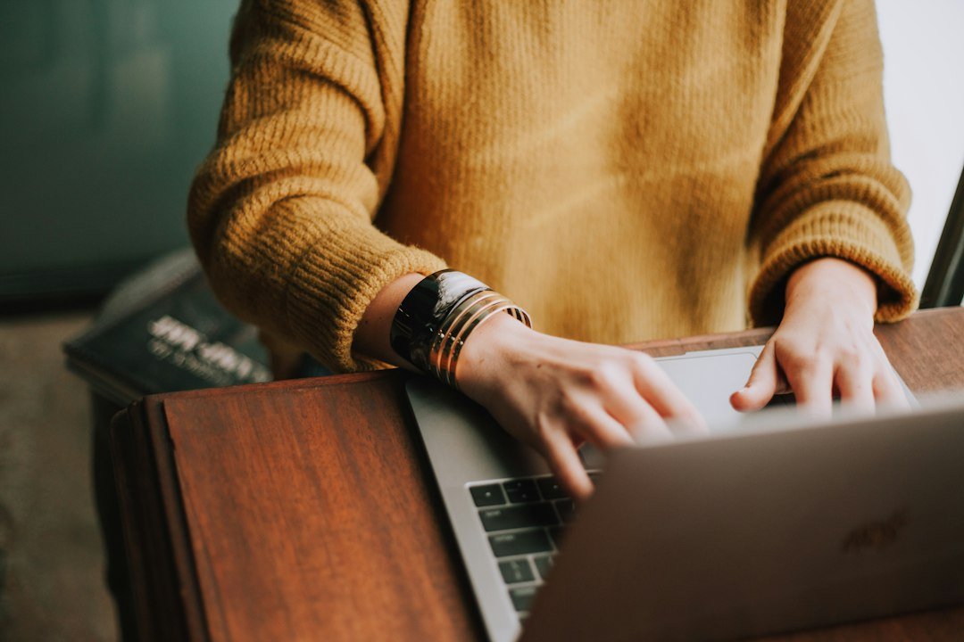 Student attending a one-to-one online tuition class