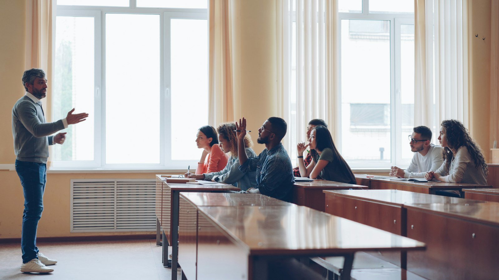 Live English learning class