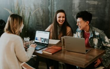 Students attending online live classes